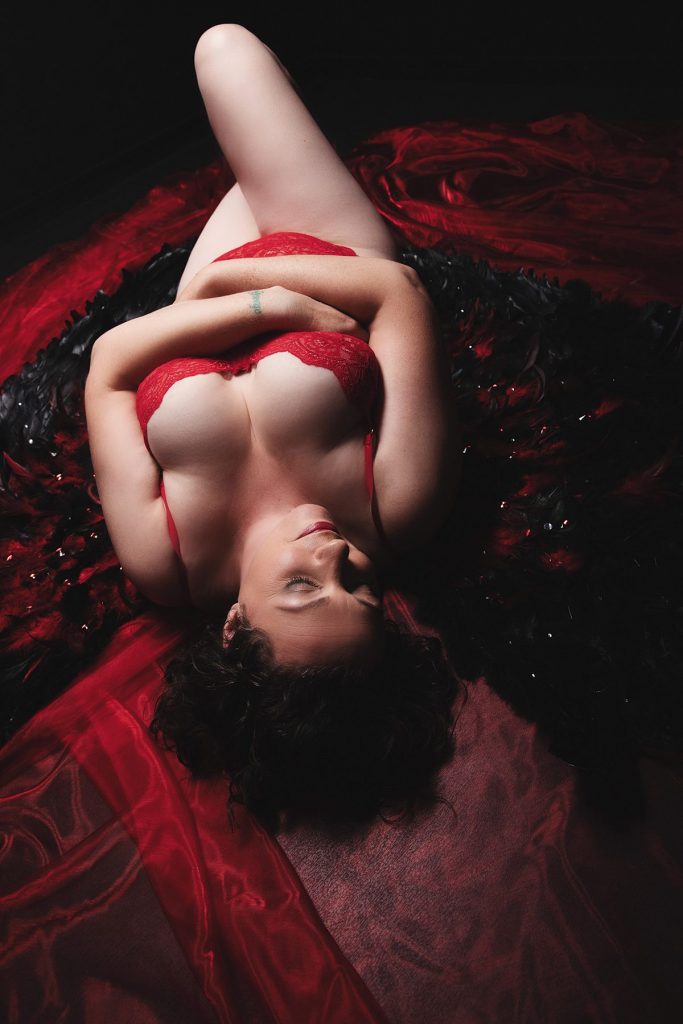 boudoir photoshoot red lingerie
