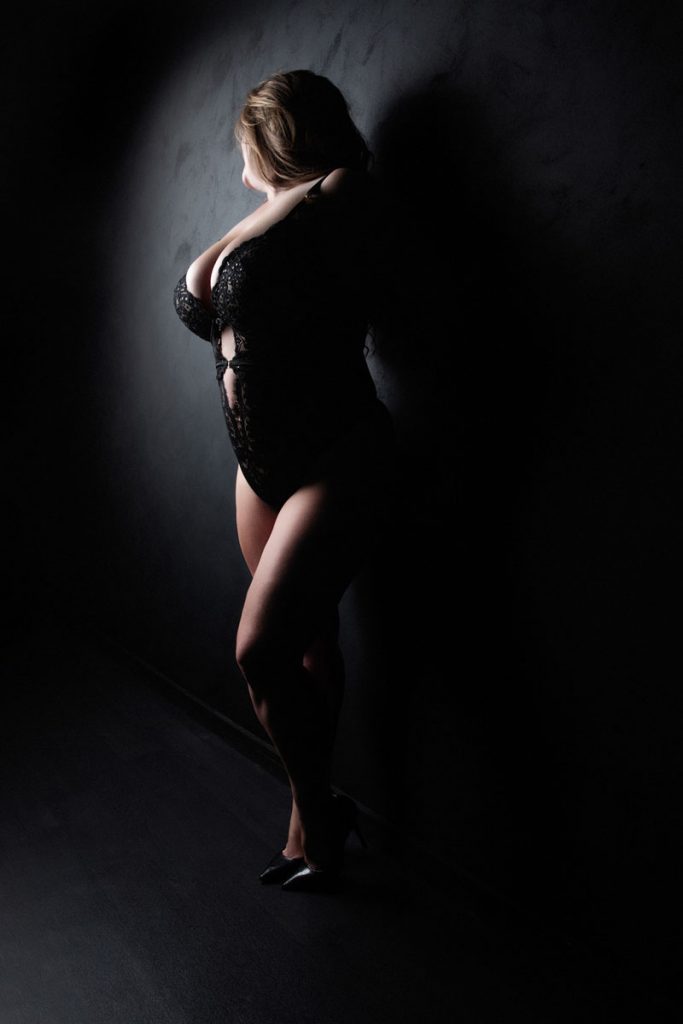 plus size boudoir photography