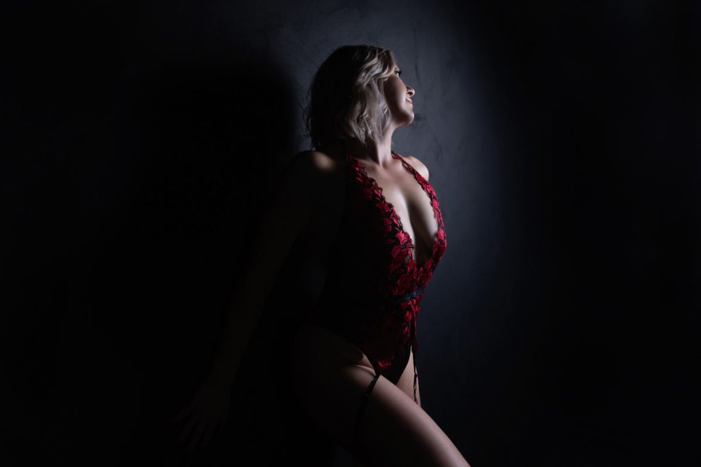 choosing the right lingerie for a boudoir photoshoot