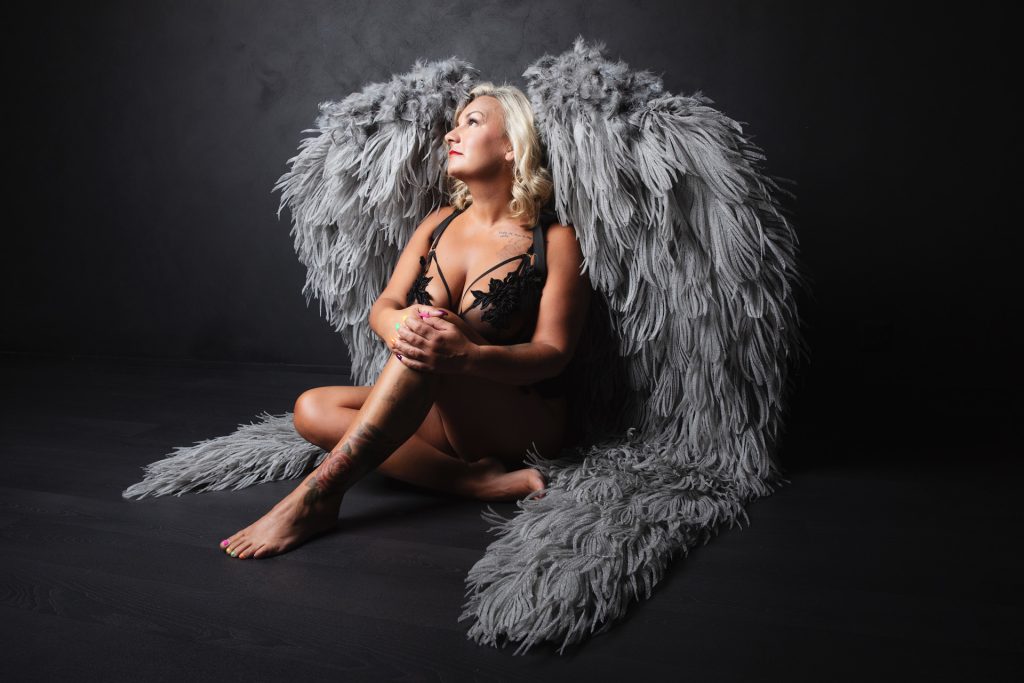 angel wings pose